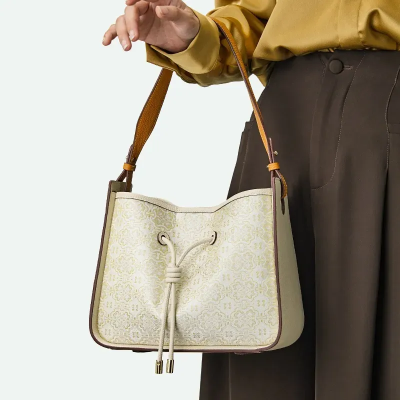 B8dabaff 3146 41fe B154 F9fb3842e6ec